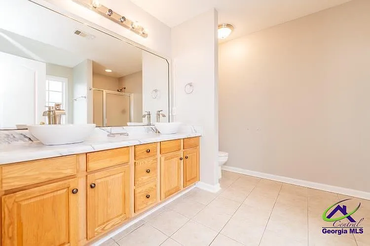 3 bed, 2.0 bath, 1428 sqft, $1,750 — Photo 2