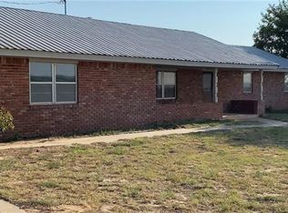 17436 E 1220th Rd, Erick, OK 73645