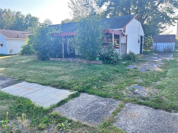 2405 Morris Ave NE, Canton, OH 44705