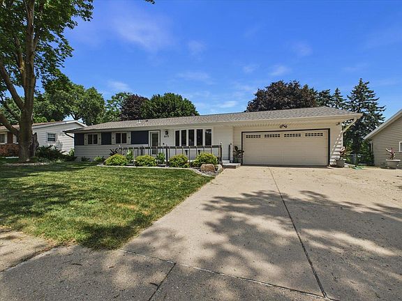 4th image of 613 Whitehall Dr