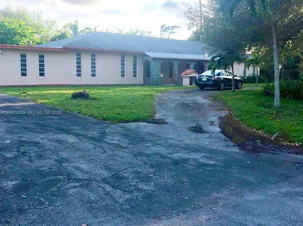 4900 SW 36th Ct, Pembroke Park, FL 33023