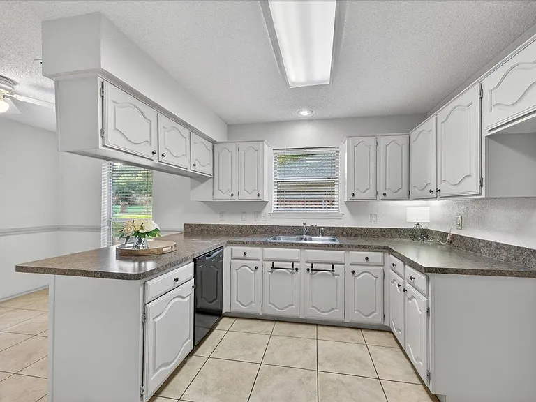 3509 Edgehill St — Photo 15