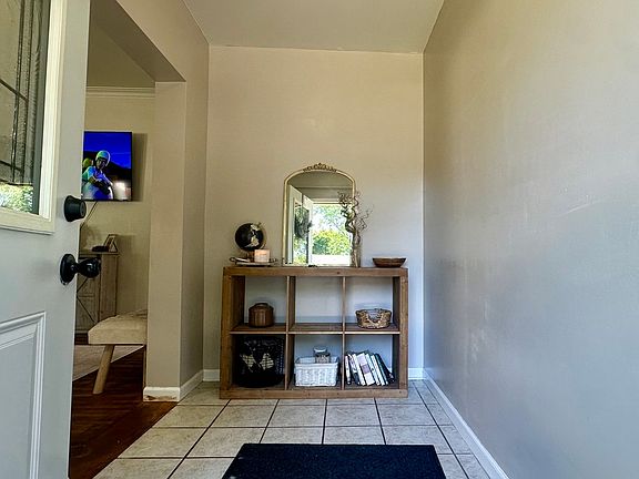 2nd image of 308 W Green St