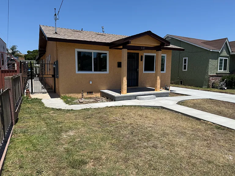 641 Nectarine St — Photo 2