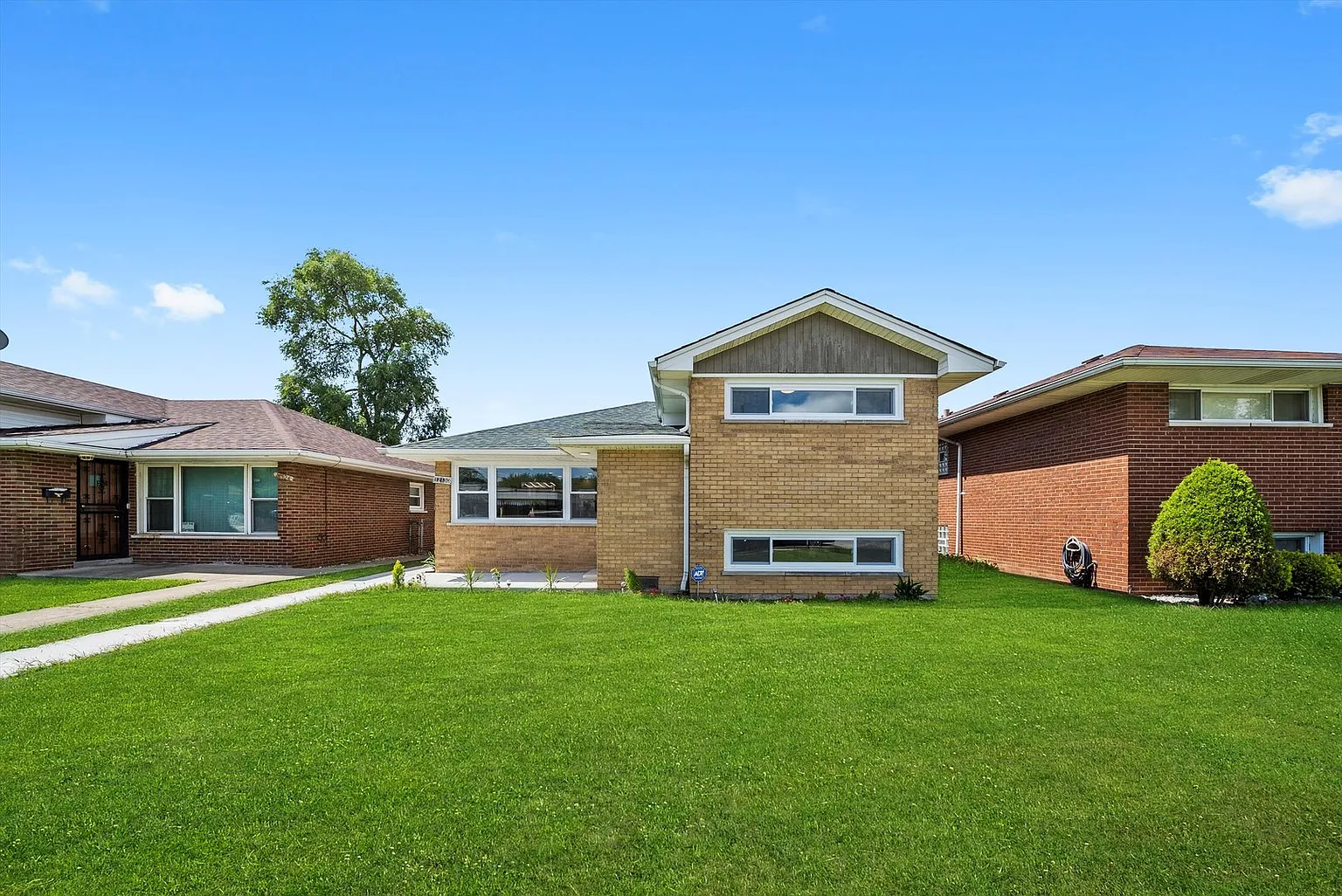 12130 S Racine Ave photo 1