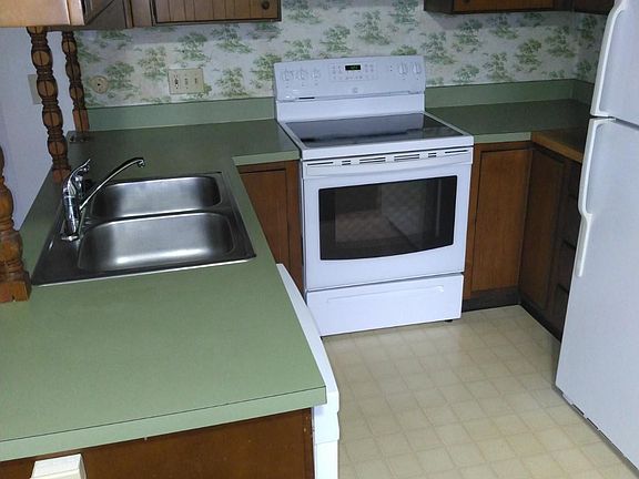 2nd image of 1519 Cambria Dr