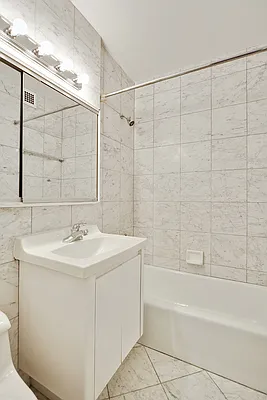 Rented by Nest Seekers International | media 34