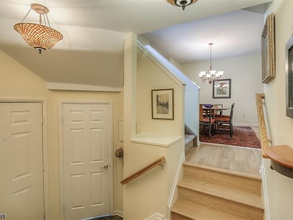 5th image of 25 Clarken Dr