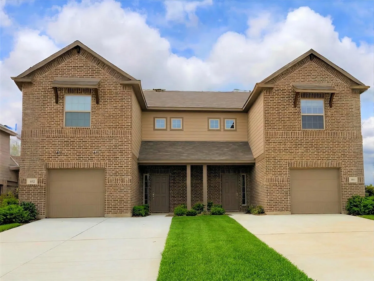 4 bed, 2023 sqft, $2,500 — Photo 3