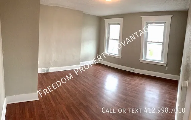 111 Kenova St #2 — Photo 5