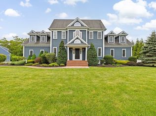 15 Henrys Ln, Norwell, MA 02061