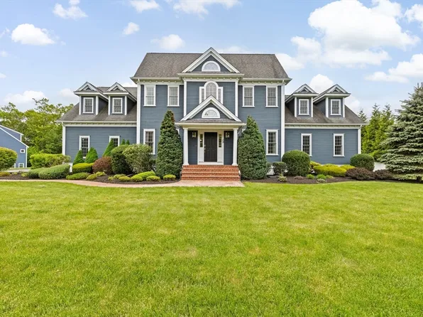 15 Henrys Ln, Norwell, MA 02061