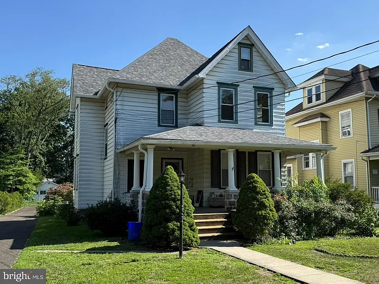 36 W Cedar Ave #B — Photo 2