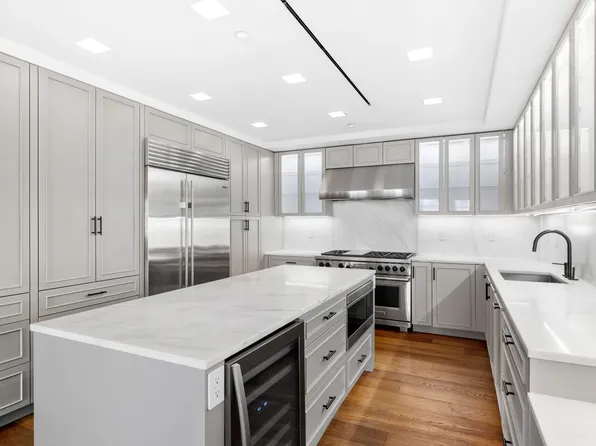 36 Bleecker Street 4A image 10 of 11
