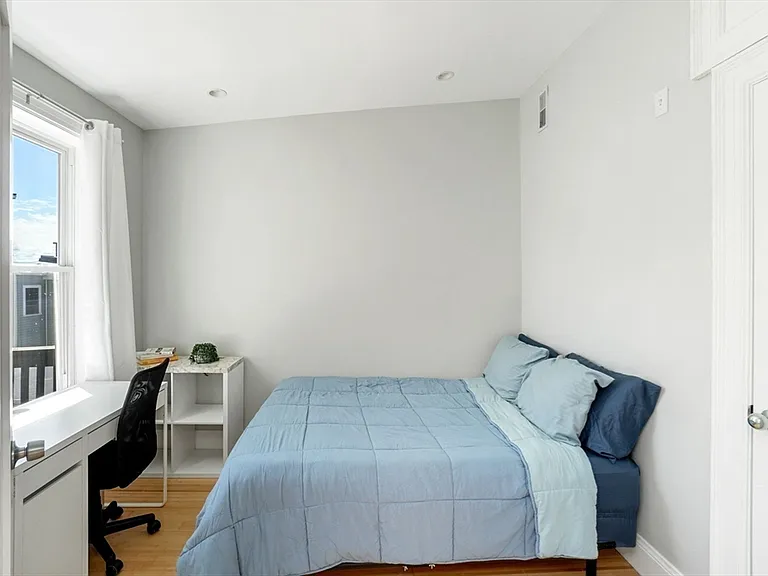 3 Leeds St #3 — Photo 21