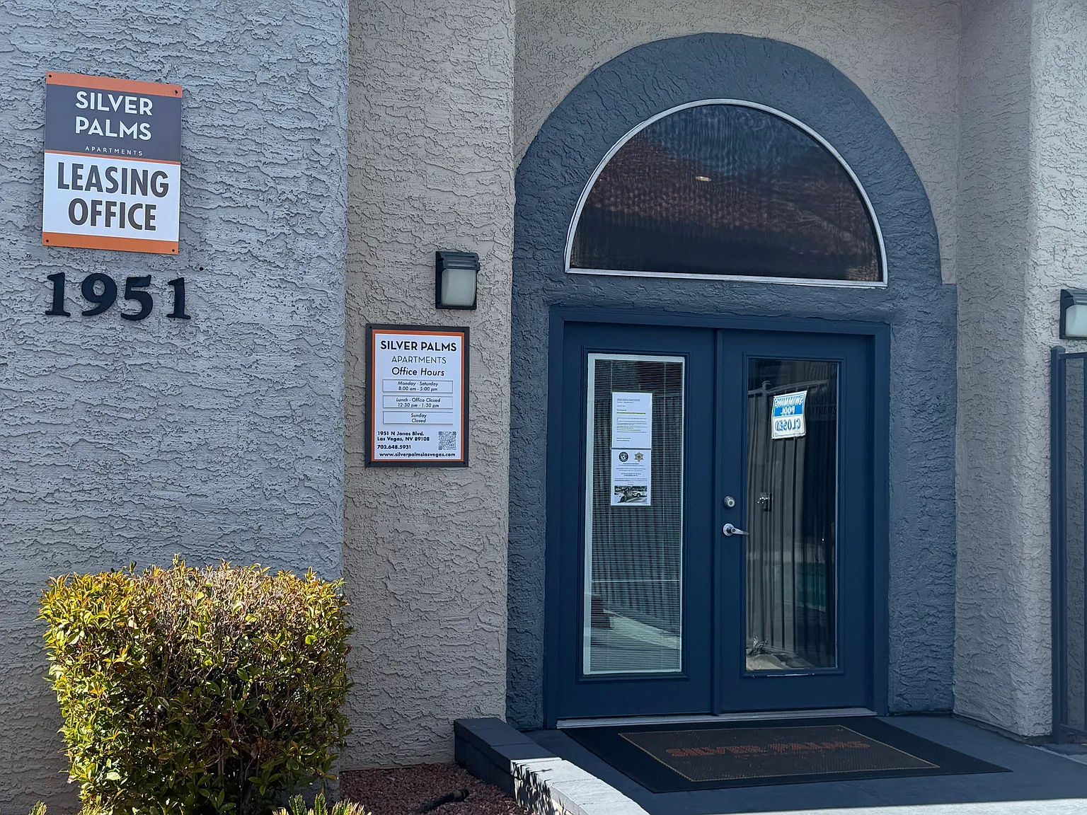 Silver Palms Apartments — Photo 1