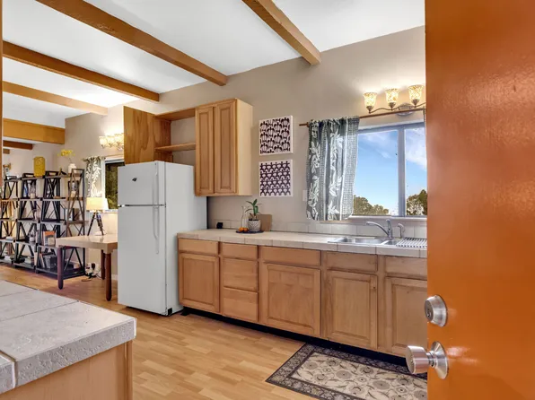 39 Lumahai Pl, Makawao, HI 96768