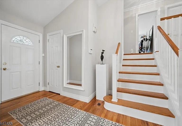 135 Commonwealth Ave — Photo 2
