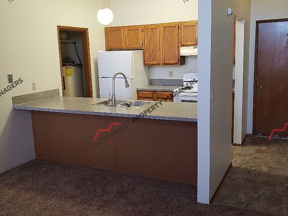 4th image of 369 NW Chehalis Ave APT 203