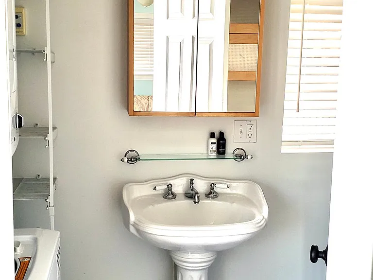 E Lakeshore Dr — Photo 12