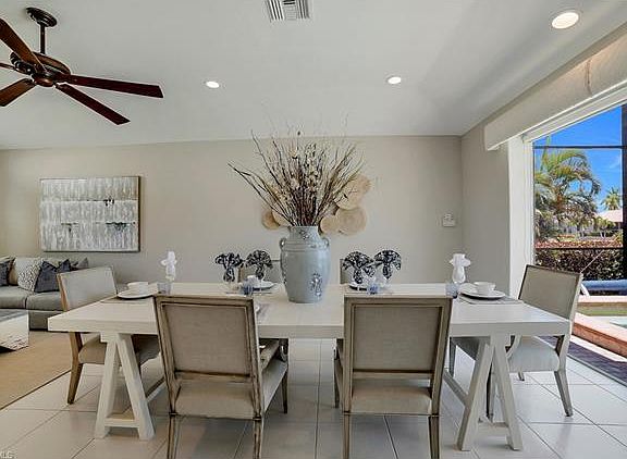 3rd image of 736 Plantation Ct