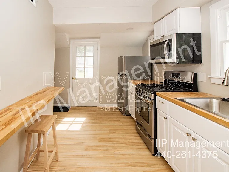 6177 Iroquois Trl — Photo 10