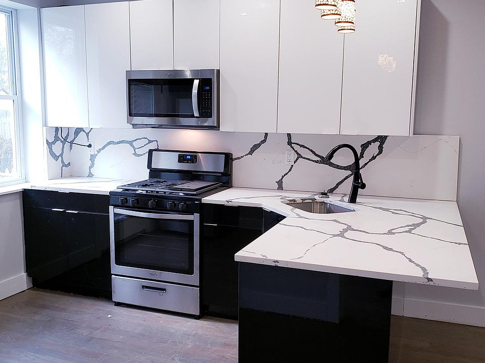 2nd image of 16 E 33rd St #1