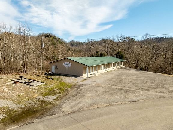 4th image of 786 Ray Mann Rd