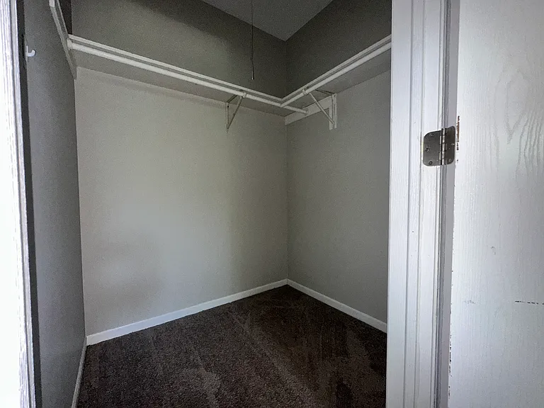 2405 Ashland Cir #9 — Photo 8