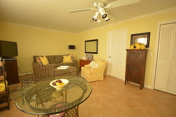 4th image of 850 Palm St #3