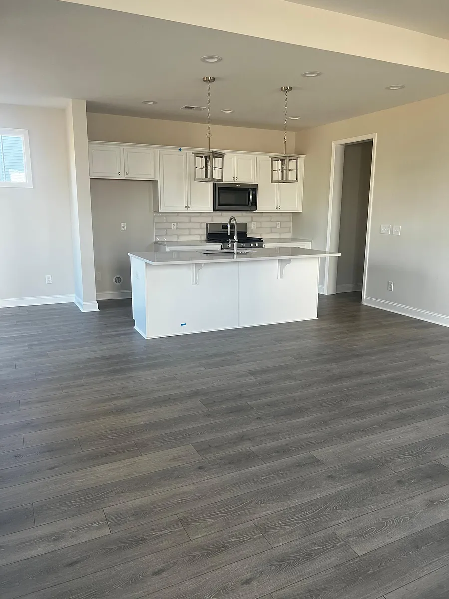 Kitchen - 147 Hawthorne Landing Dr