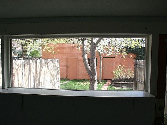 4th image of 520 W 1st Ave