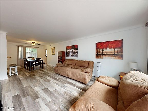 2nd image of 586 Birch Ave
