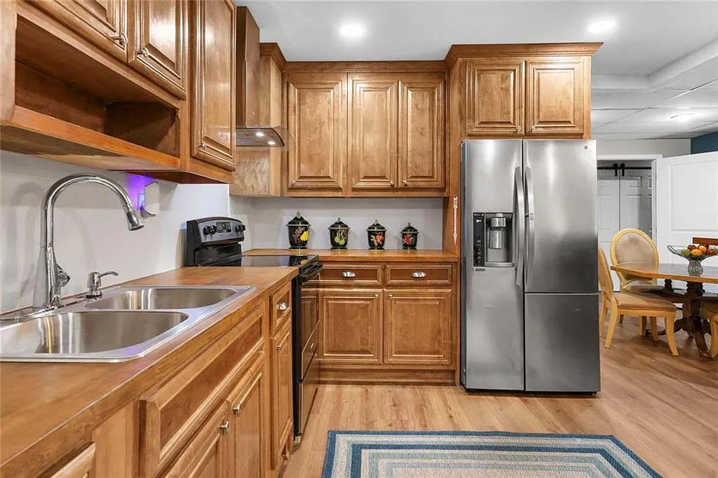 2 bed, 2.0 bath, 4535 sqft, $2,500 — Photo 3