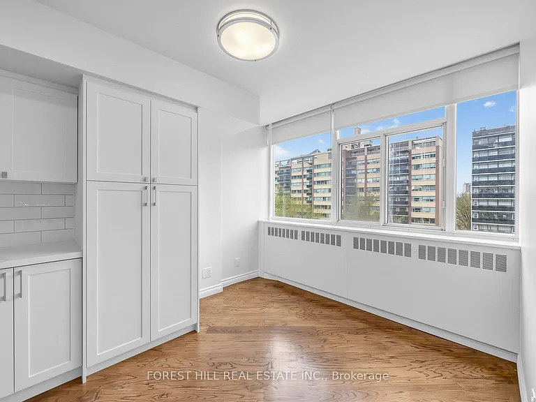 561 Avenue Rd #803-4 — Photo 8