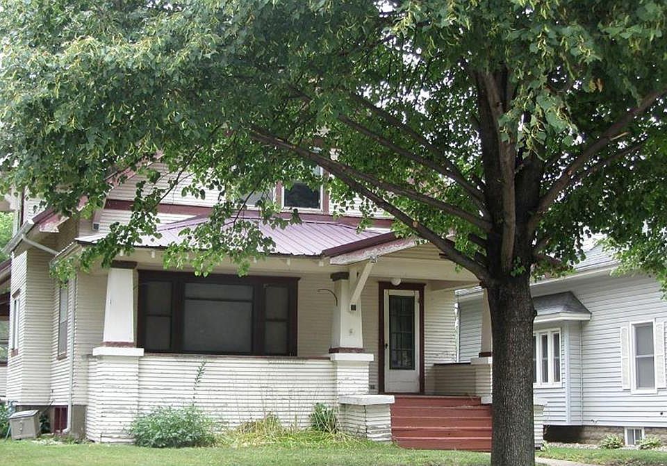 1st image of 605 E 4th St