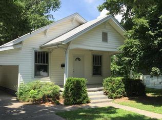 705 N 8th St, Herrin, IL 62948