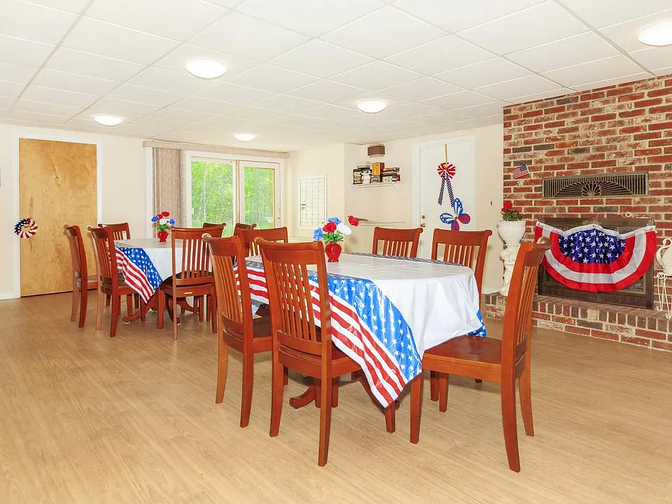 Pleasant View Manor