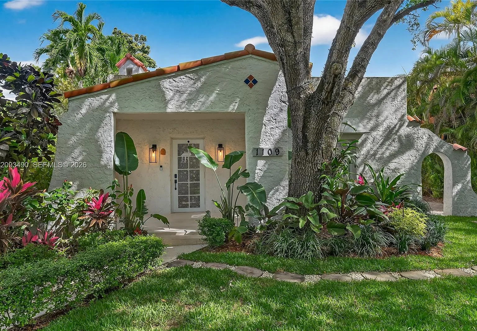Coral Gables Sec A — Photo 1