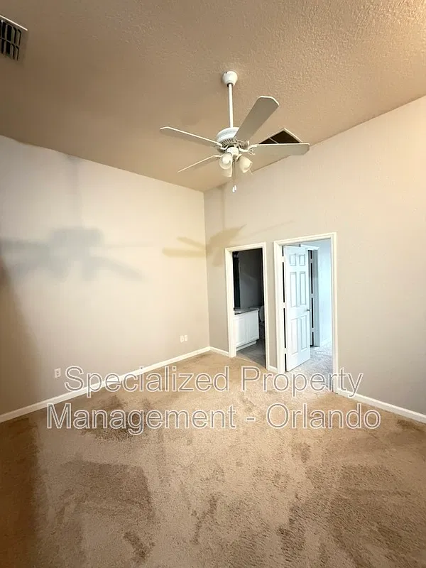2 bed, 2.5 bath, 1555 sqft, $1,899 — Photo 2