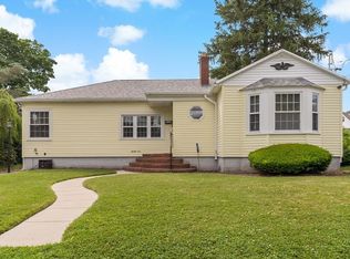 25 Grant Ave, Somerset, MA 02726