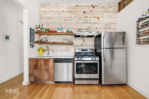 Rented by MNS | media 7