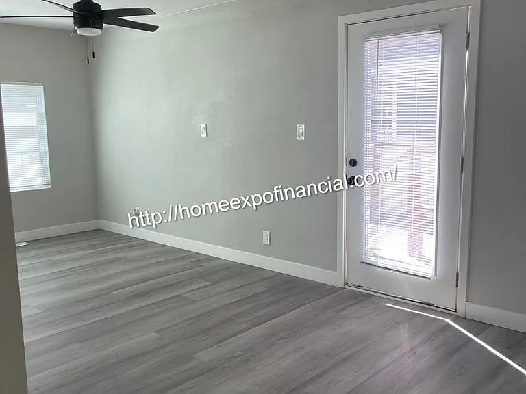 52100 Esperanza Ave — Photo 9