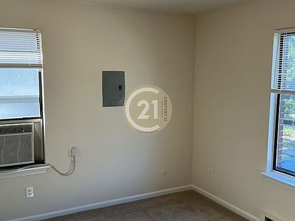 5th image of 618 W Olney Rd APT 4