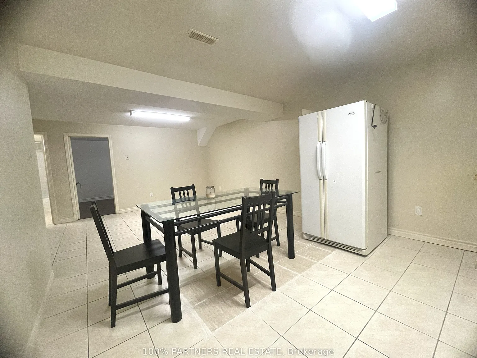 4 bed, $2,400 — Photo 4