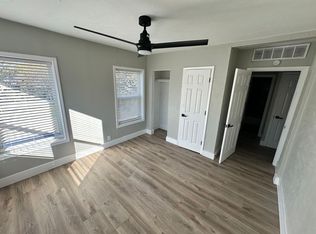 211 SE 13th St APT 4, Grand Prairie, TX 75051