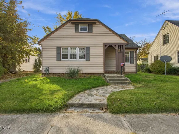 207 W Culbertson St, Fostoria, OH 44830