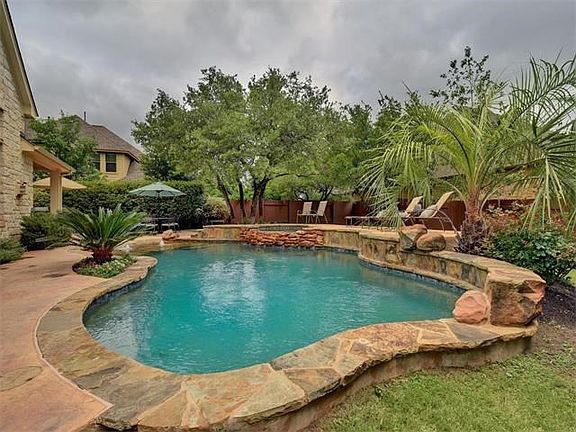 2nd image of 11924 Palisades Pkwy