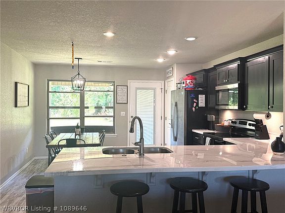 5th image of 309 Arcadia Dr