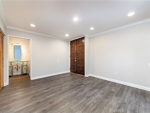 4th image of 5334 Lindley Ave Unit 126